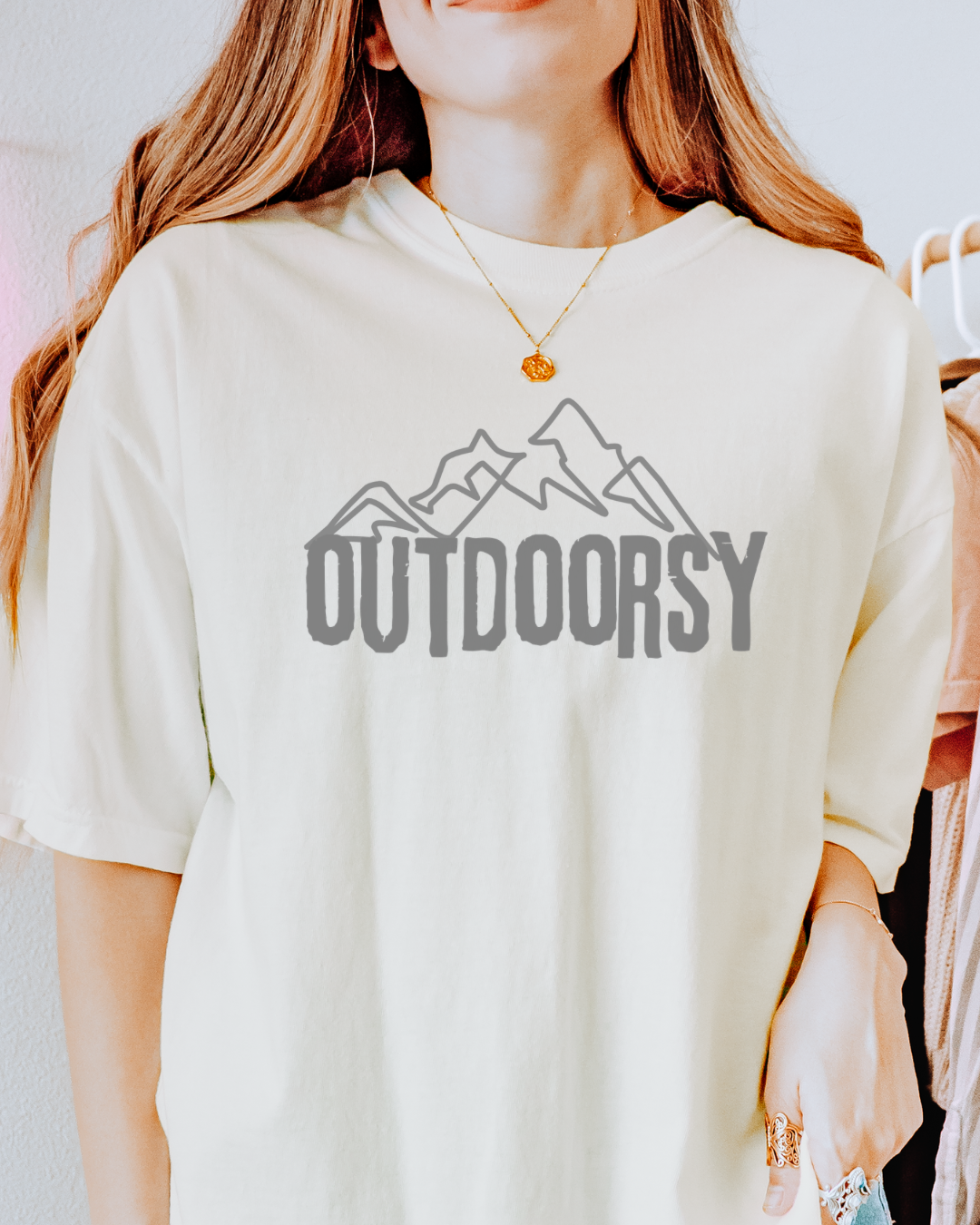 Outdoorsy | Tee